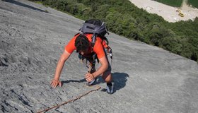 Im Mittelteil der Via dei Ciclamini an der Lastoni di Dro