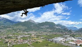 Mega Panorama im Dach der Giopia am Monte Brione