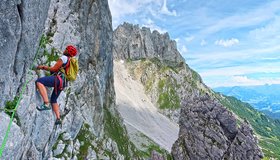 Die Querung in der 5ten Seillänge - Jakobsweg an der Vorderen Karlspitze