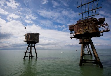 Slackline zwischen den Maunsell Forts  