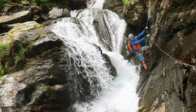 Direkt am tosenden Wasser - Heilkraft Wasserfall Klettersteig.