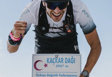 Philipp Ausserhofer setzt erste FKT am Kaçkar Dağı: 38,86 Kilometer und 2.682 Höhenmeter in 5:21 Stunden