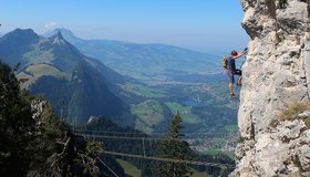 Beim Abstieg auf der Südwestseite vor der großen Hängebrücke - Ferrata Charmey