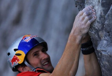 Kilian Fischhuber in "Des Kaisers neue Kleider" 8b+ © Hannes Mair