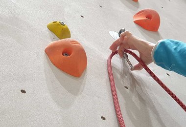 Das Tendon Indoor 9.8 Kletterseil lässt sich gut bedienen (einhängen).