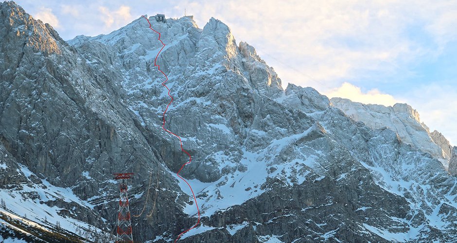 Der Routenverlauf der Direkten Nordwand an der Zugspitze; Foto: Fritz Miller