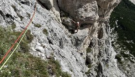 Tiefblick in die 5.SL-markant der gelbe Bereich des Turms