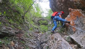 Kurz vor dem Ende der Ferrata Valimpach - man sieht schon die Brücke.