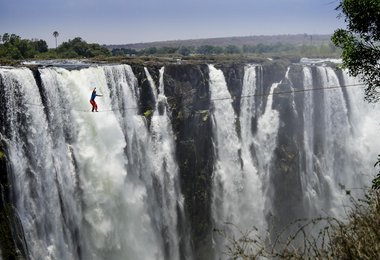 Highline an den Victoria Falls (c) Jacques Marais