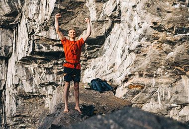 Jakob Schubert knackt B.I.G. [9c]
