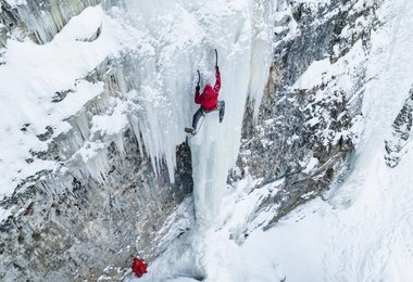 Aaron Mulkey und Yannick Glatthard testen das Black Diamond Hydra Eisgerät in Montana