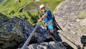 Schöne Tiefblicke auf dem Tauernblick Klettersteig
