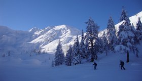 Nach der Dechantalm. Im Hintergrund das Tourenziel