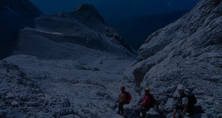Lawine geht am Stopselzieher Klettersteig ab - Klettersteiggeher stirbt an der Zugspitze