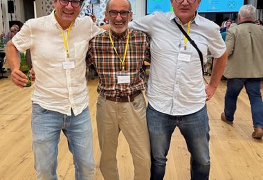 Igor Koller mit den bergsteigen com 2025 Zwillingen in Altaussee