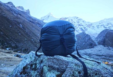Der Exped Terra -18 Schlafsack lässt sich perfekt komprimieren.