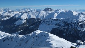 Blick zurück - hinten der Felsklotz des Großen Rettensteins.