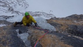 Markus Huber in der 3.Seillänge der Route "Space Shuttle" am Grödner Joch