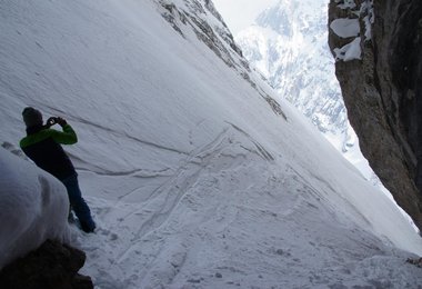 Canalone piccolo Mangart (4.2, E2) Mega Atmosphäre vor der Abfahrt (c) Hannes Haberl