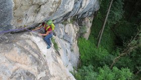 Birgit Auer in der 1. Seillänge. (c) Andreas Jentzsch