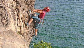 Die steile Kante - Wasser-Variante der Ferrata Galleria di Morcate