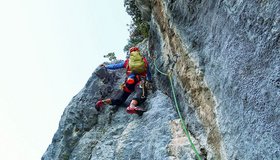 Beginn der 3ten Seillänge der Super Ciccio im Val di Ledro.