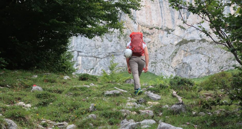 Beim Zustieg mit dem Deuter Guide 30 Rucksack.