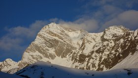 Die mächtige Hohe Weiße im ersten Morgenlicht.