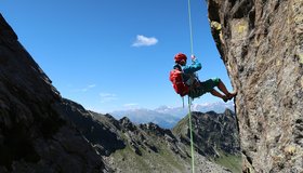 Noch mal der Abseiler kurz vor dem Touchdown.