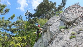 Dritte Seillänge Affenzirkus - am Block ganz links hinauf.