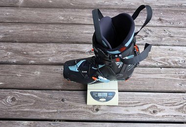 Unser  Tecnica Zero G Peak wiegt wirklich unter 1 Kilo!