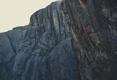 Connor Herson klettert „Recovery Drink“ (5.14c/8c+) (c) Jacopo Larcher