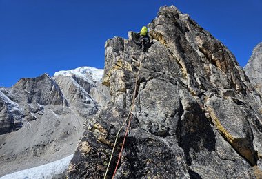 In sehr gutem Granit auf einem der kleineren Felsgrate im Tal