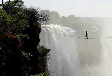 Highline an den Victoria Falls (c) Jacques Marais