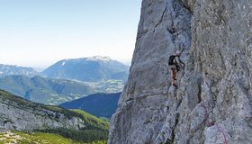 Im schweren Teil des Anstieges - am Vormittag im Schatten