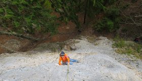 Birgit Auer in der Crux in der 1. Seillänge.