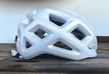 Der Blue Ice Blast Helm von der Seite