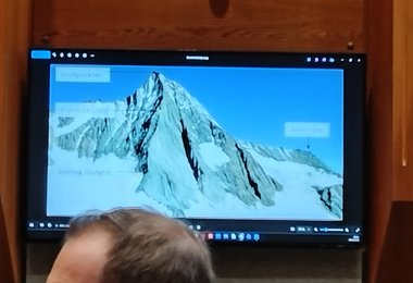 Der Schauplatz des Dramas - der Stüdlgrat am Großglockner war auf den Monitoren allgegenwertig.