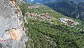 Die tolle, leichte Querung in der 4ten Seillänge der Via Crucis.